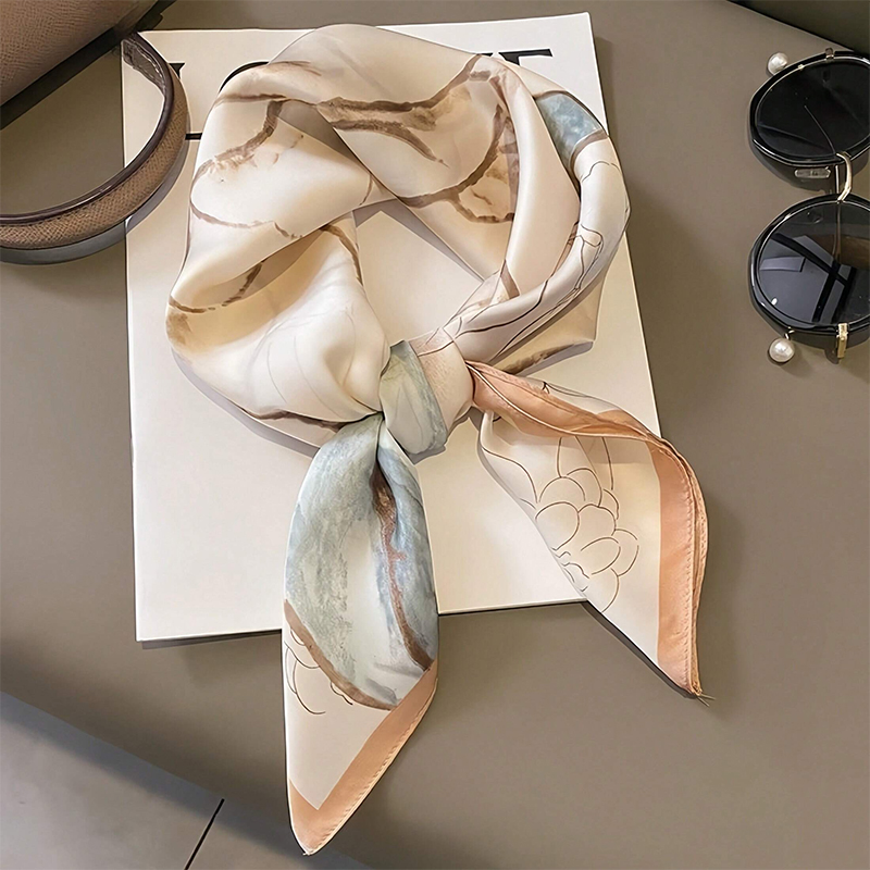 Luxury Bags Duffle - Foulard carré en soie imprimé Satin