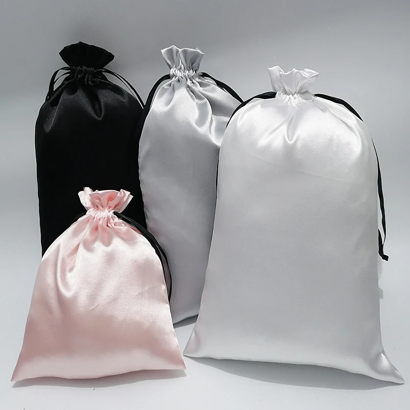 10 pochettes personnalisées en - Luxury Bags Outlet avis et prix