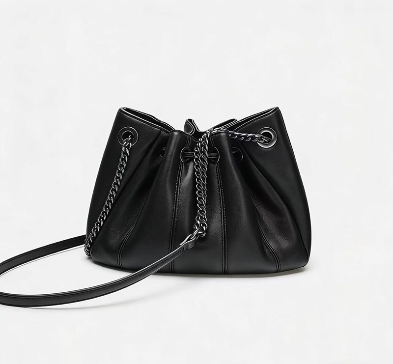 Sac seau tendance à cordon de  - Chain Crossbody Quilted avis et prix