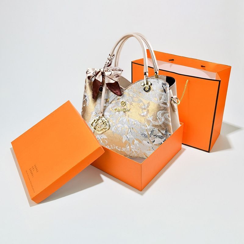 Sac à main en cuir brodé de st - Luxury Bags Levels avis et prix