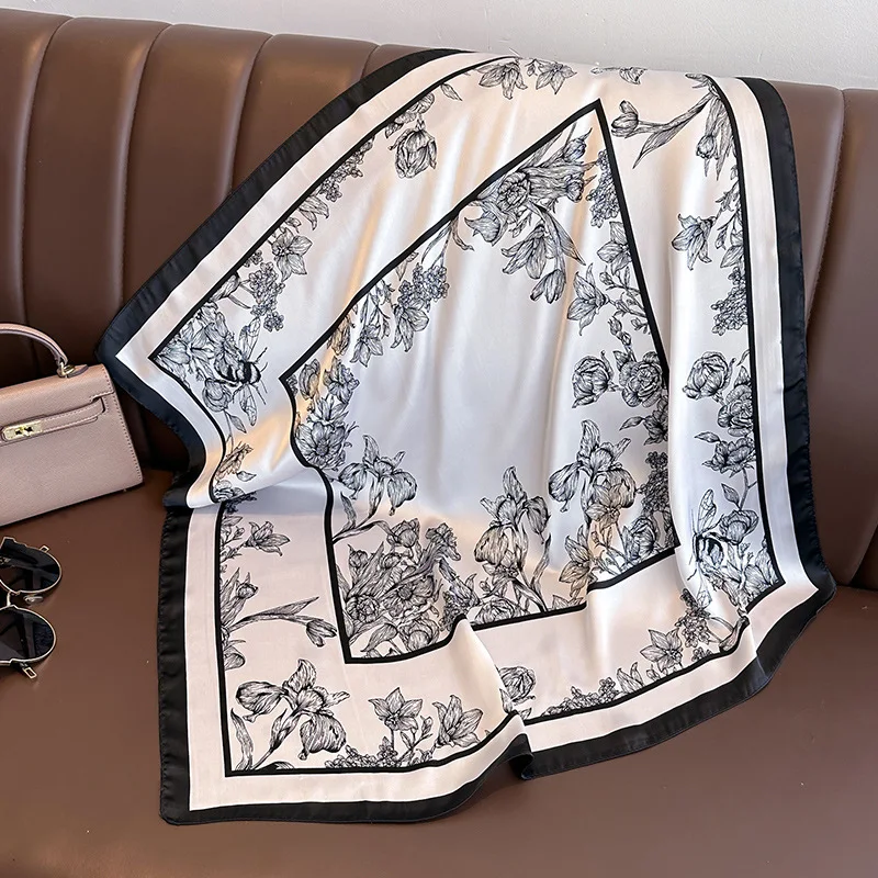 Foulard Carré à Imprimé Floral - Luxury Bags Duffle avis et prix