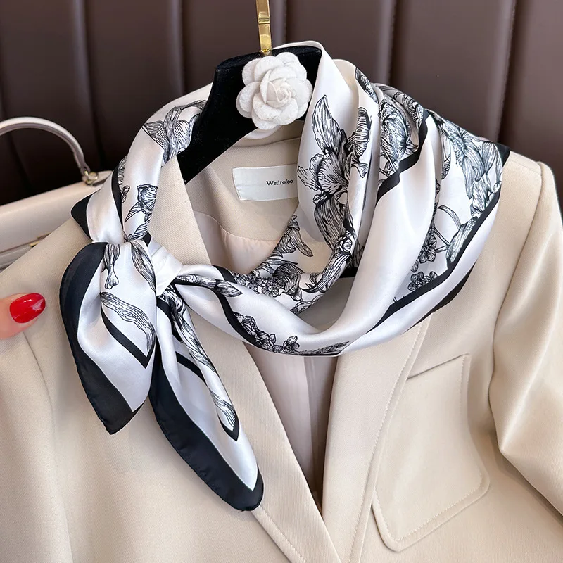 Foulard Carré à Imprimé Floral - Luxury Bags Duffle avis et prix