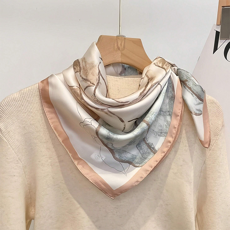 Foulard carré en soie imprimé  - Luxury Bags Duffle avis et prix