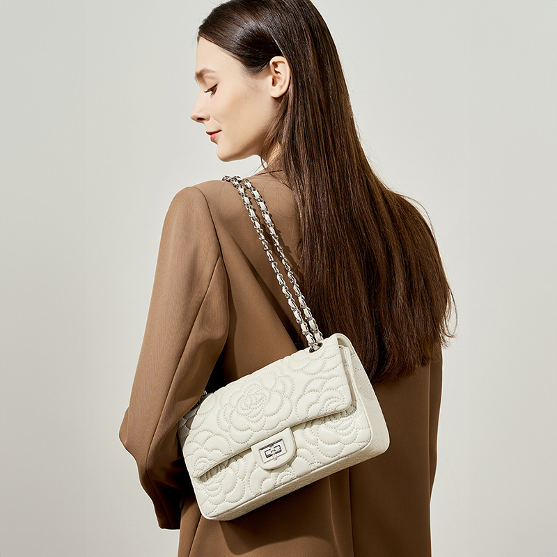 Sac à bandoulière en peau d'ag - Chain Crossbody Quilted avis et prix